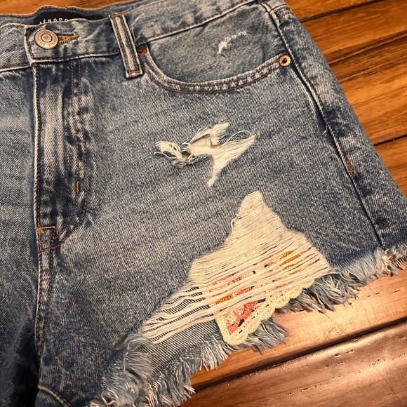 Aeropostale Women’s Shorts Size 6 - Picture 3 of 6